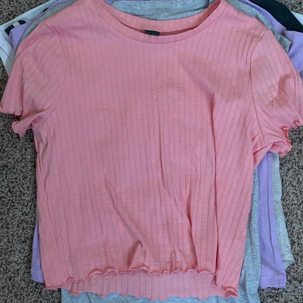pink short sleeved shirt